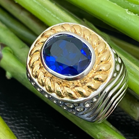 Vintage Unsigned Two-tone Blue Sapphire Rhinestone Rhodium Plated Ring Size 8 - Picture 3 of 13
